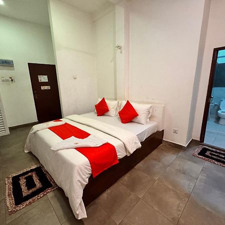 Airport Transit Kings Hotel Katunayake Exterior photo