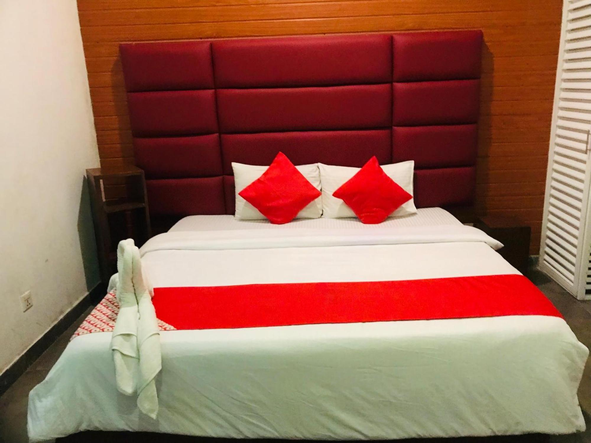 Airport Transit Kings Hotel Katunayake Exterior photo
