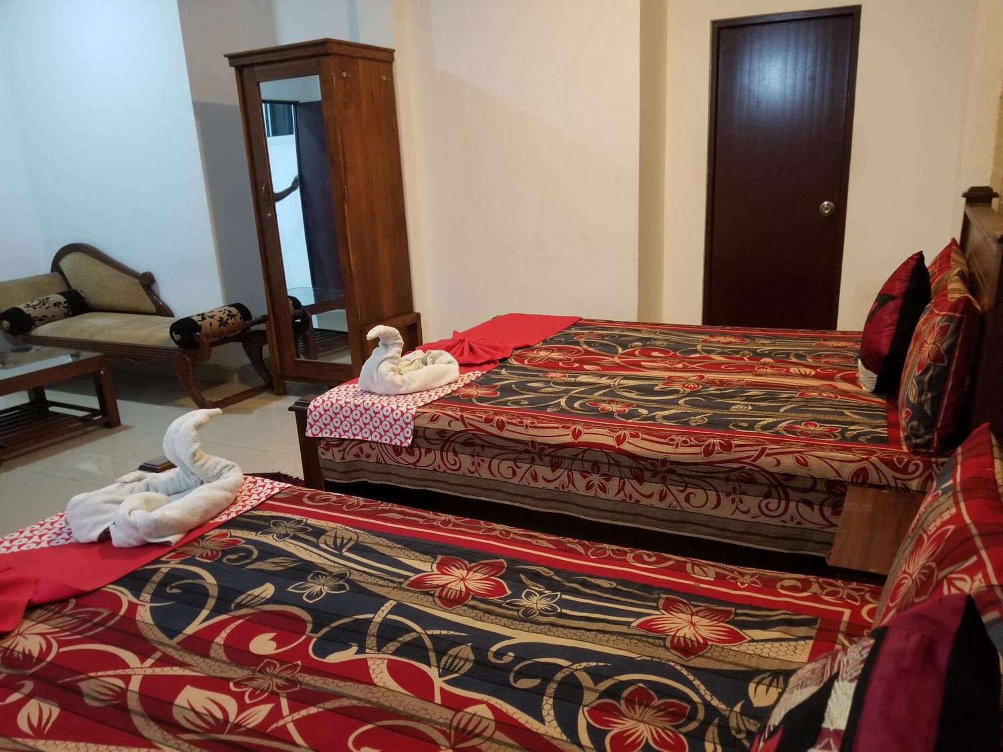 Airport Transit Kings Hotel Katunayake Exterior photo