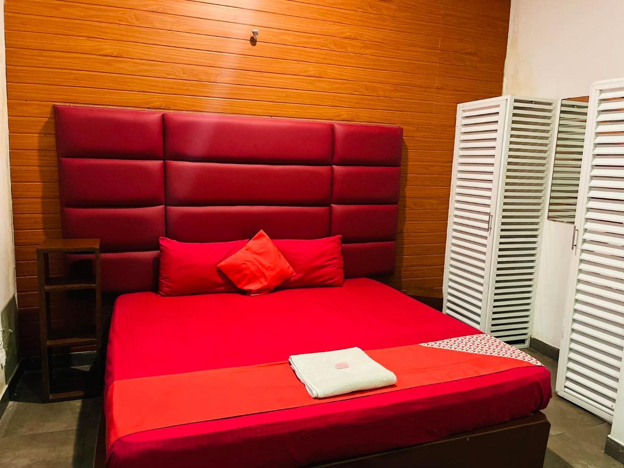 Airport Transit Kings Hotel Katunayake Exterior photo