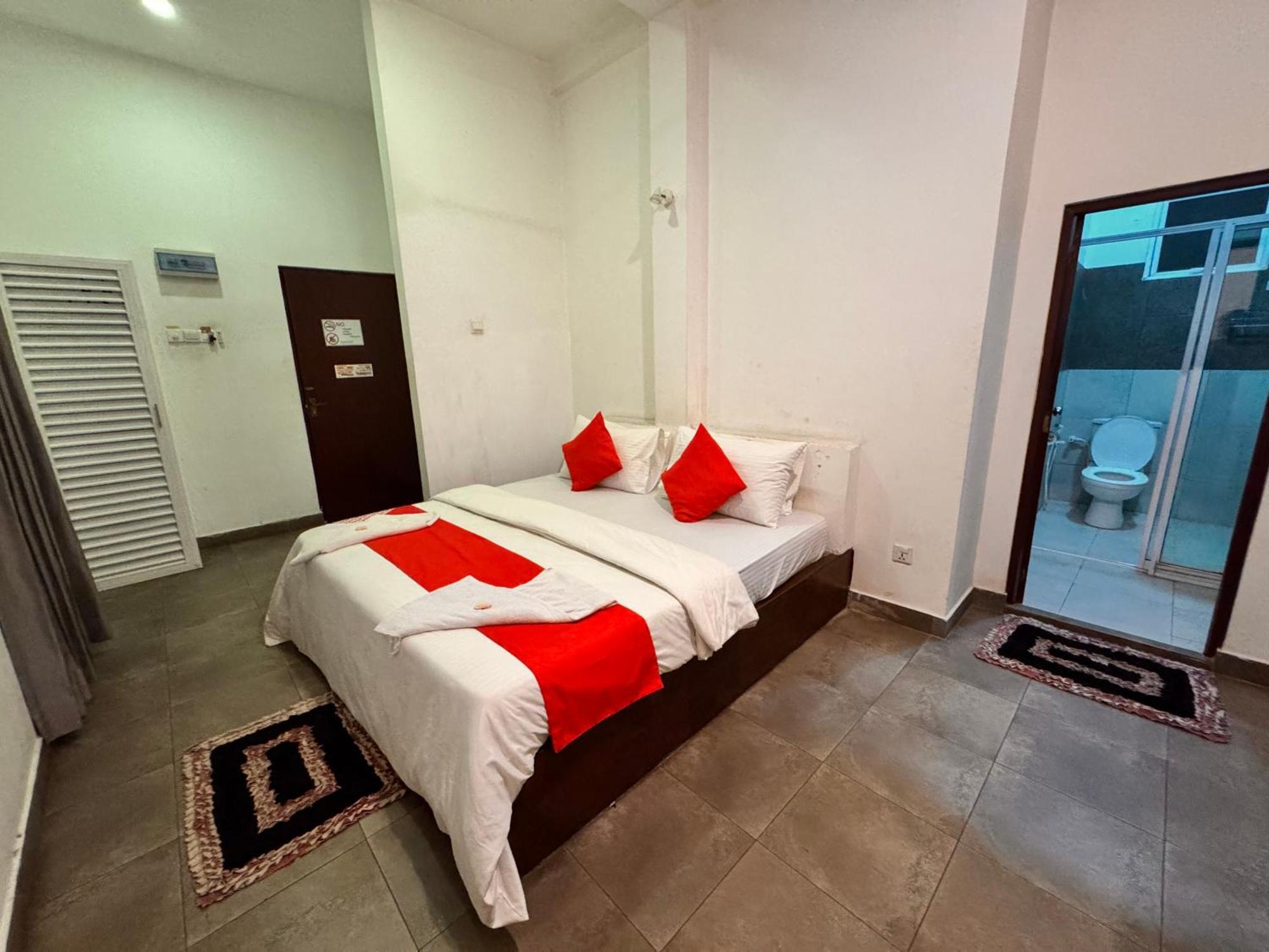 Airport Transit Kings Hotel Katunayake Exterior photo