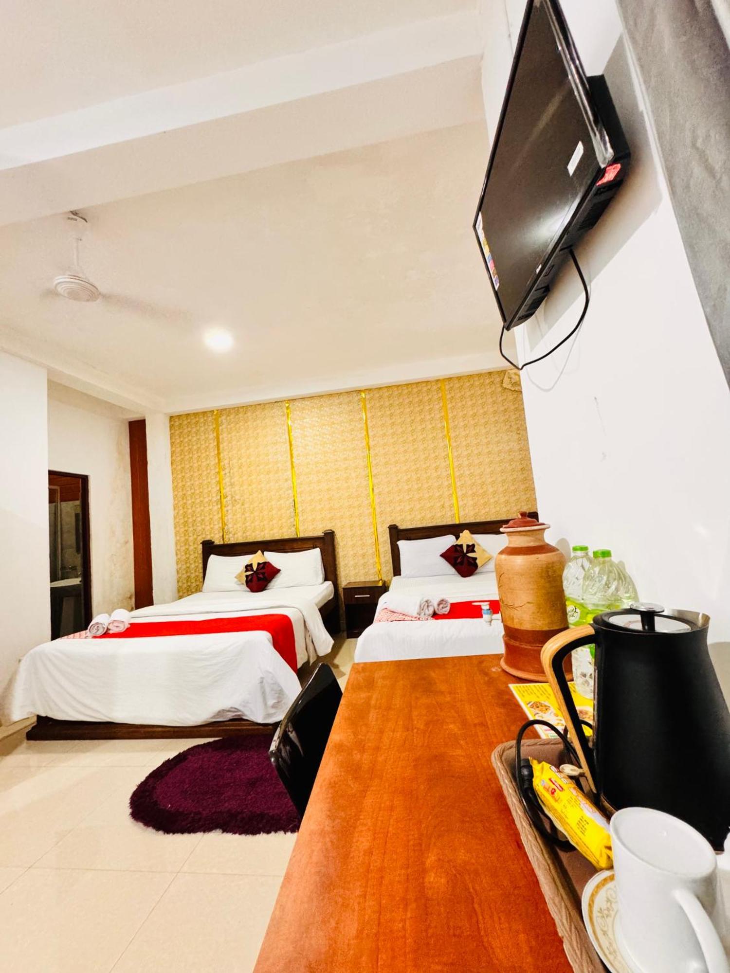Airport Transit Kings Hotel Katunayake Exterior photo